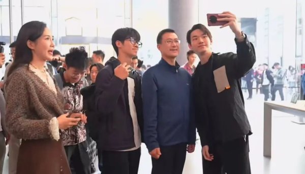 开yun体育网华为Mate 70系列首批委用用户列队恭候进场-Kaiyun网页版·「中国」开云官方网站 登录入口